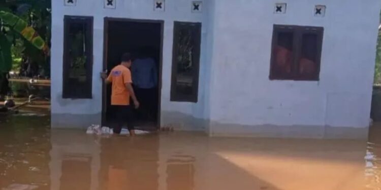 Respons Cepat Kemensos Bantu Korban Banjir Parigi Moutong, Ratusan Rumah Terendam