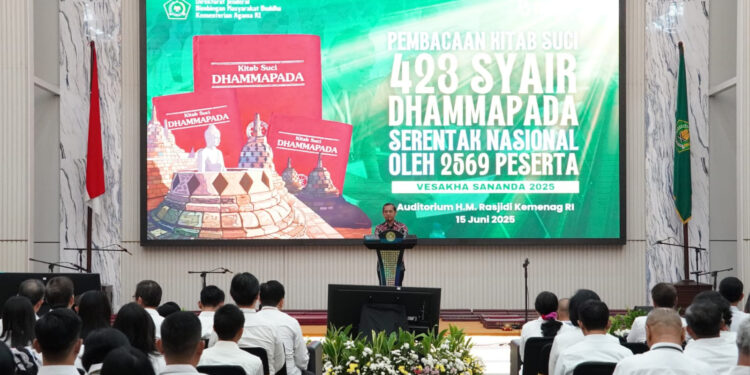 Rekor Baru! Ribuan Umat Buddha Serentak Baca Dhammapada di 34 Provinsi