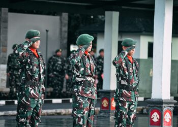 Tegaskan Profesionalisme dan Empati Sosial, Danyonif 403/WP Pimpin Upacara 17-an di Sleman