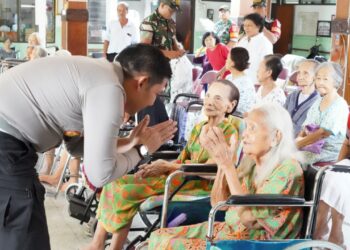 Pelukan Hangat untuk Lansia, Ditlantas Polda DIY Bawa Kebahagiaan ke Panti Wreda HANNA