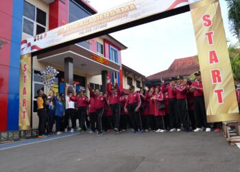 Semarak Jalan Sehat Bhayangkara ke-79, Polres Batang Libatkan Ribuan Peserta