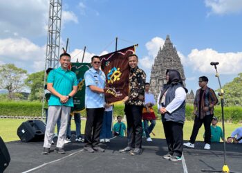 Harganas Ke-32 BKKBN, Wabup Sleman Wakili DIY Serahkan Estafet Kirab Bangga Kencana Ke Jawa Tengah