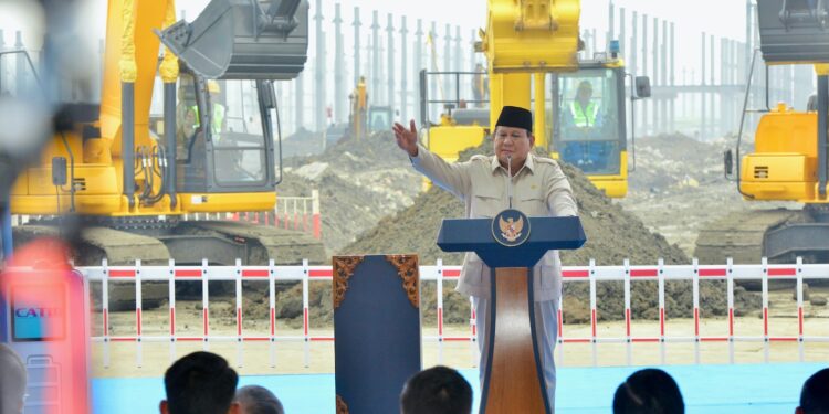 Presiden Prabowo Resmikan Groundbreaking Industri Baterai Listrik Senilai USD 5,9 Miliar