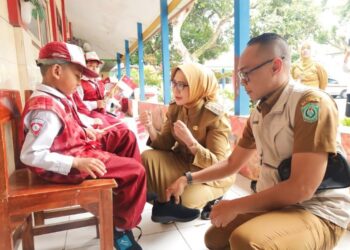 Pemkab Lumajang Beri Sepatu Baru untuk Siswa