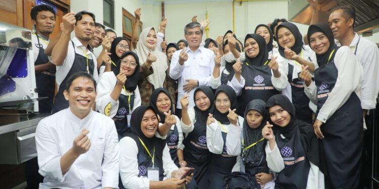 Kemnaker Latih 256 SDM di Lombok Timur untuk Dukung Program Makan Bergizi Gratis