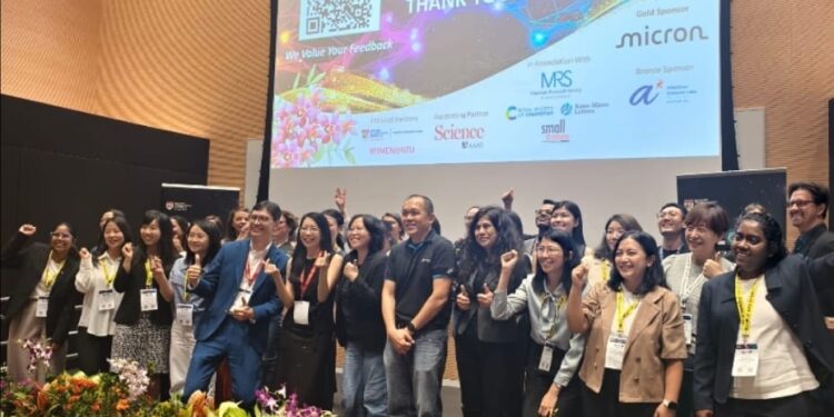 Dosen Unair Prastika Krisma Raih Travel Award di GLOW 2025, Angkat Peran Perempuan dalam Sains Material