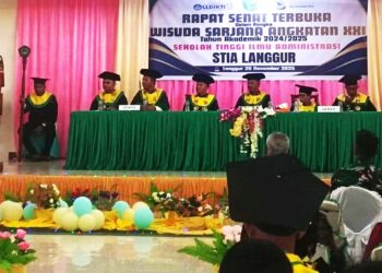 Wabup Maluku Tenggara Tekankan Literasi Digital dan Adaptasi Global pada Wisuda STIA Langgur 2025