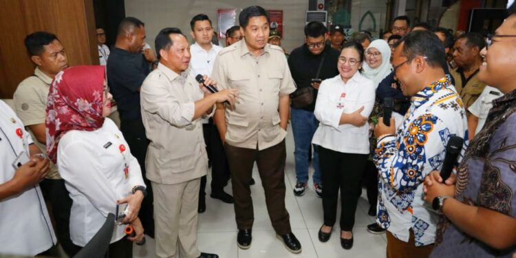 Tito Karnavian dan Maruarar Sirait Tinjau MPP Semarang, Dorong Layanan Publik Semakin Nyaman dan Efisien