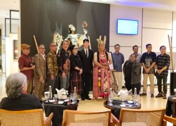 Lobi Hotel Disulap Jadi Galeri: Mustika Yogyakarta Hadirkan Pameran “Emerging Lines”