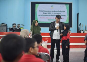 Sekolah Rakyat Dorong Mobilitas Sosial: Wamen Sosial Agus Jabo Ajak Siswa Raih Masa Depan Lebih Cerah