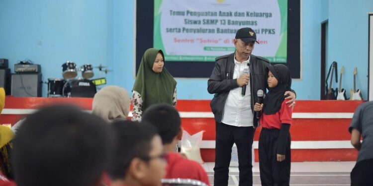 Sekolah Rakyat Dorong Mobilitas Sosial: Wamen Sosial Agus Jabo Ajak Siswa Raih Masa Depan Lebih Cerah