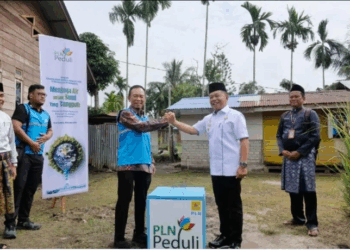 PLN Salurkan Bantuan Air Bersih untuk Kepulauan Meranti, 10 Sumur Bor dan MCK Beri Manfaat ke 620 Warga