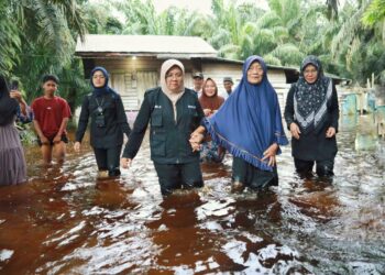 Banjir Meluas di Siak, Bupati Afni Instruksikan Pejabat Turun Langsung Salurkan Bantuan