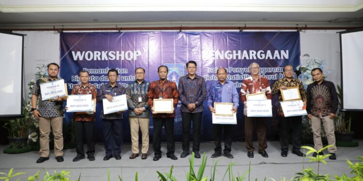 Wabup Sleman Serahkan Penghargaan IPKS 2025, Dorong Statistik Sektoral Berkualitas