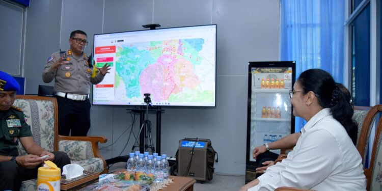 Tinjau Posko Nataru, Wali Kota Agustina Pastikan Kesiapan Pengamanan di Semarang