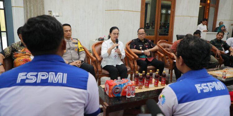 Buruh Ancam Aksi Lanjutan, Wali Kota Semarang Siapkan Rekomendasi UMK Rp3,7 Juta