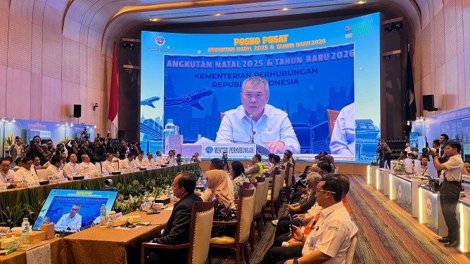 Menhub Resmikan Posko Pusat Angkutan Nataru 2025–2026, Siap Kelola Pergerakan 119,5 Juta Orang