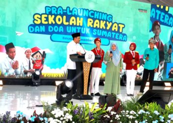 Orang Tua Siswa Sekolah Rakyat Titipkan Terima Kasih ke Presiden Prabowo Lewat Gus Ipul