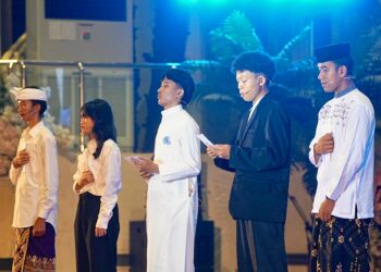 Di Surabaya, Ratusan Siswa Sekolah Rakyat Gelar Doa Lintas Agama untuk Korban Bencana Sumatra