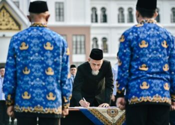 Wali Kota Dumai Serahkan SK PPPK Paruh Waktu Formasi 2025 kepada 1.186 Pegawai